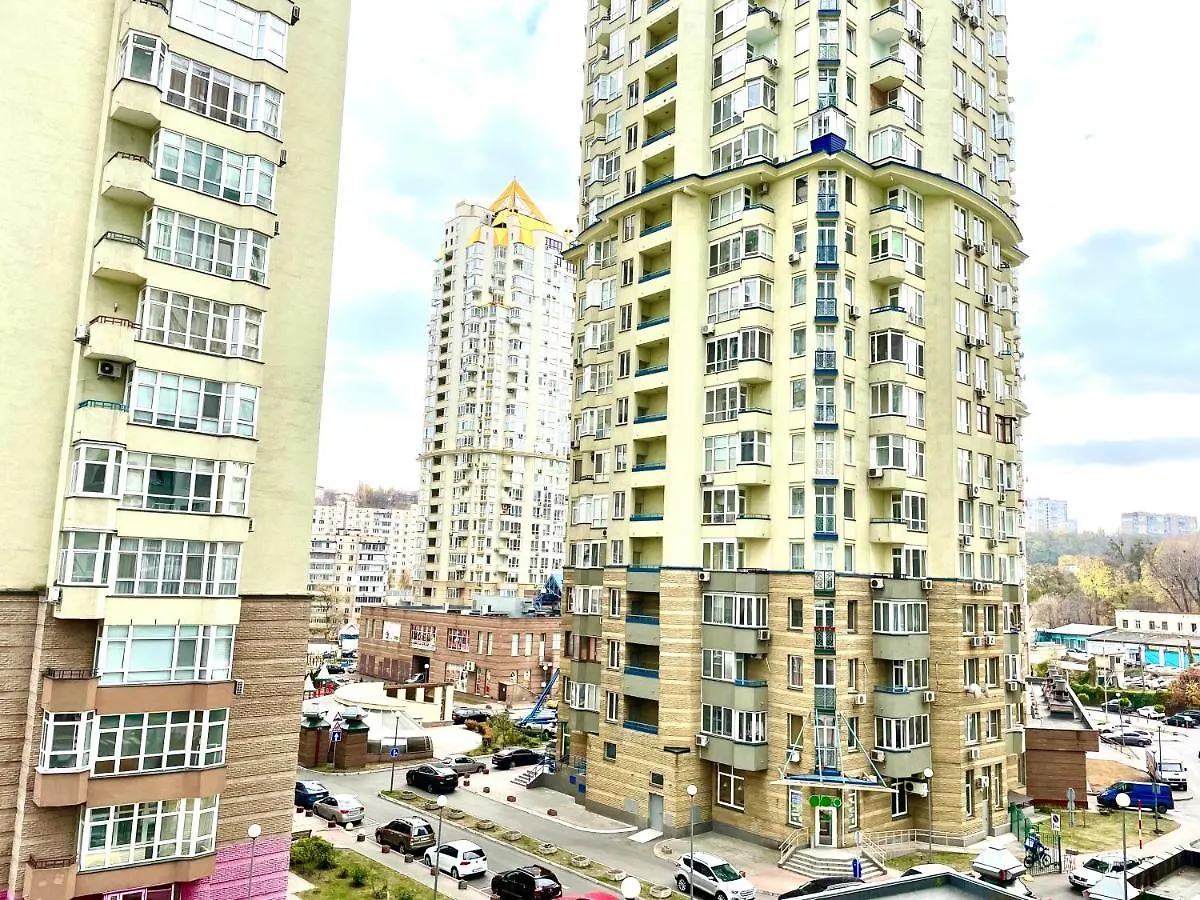 Navit Luxury Apartments With Breakfast Near The Railway Station, The City Center And The Park Kyiv