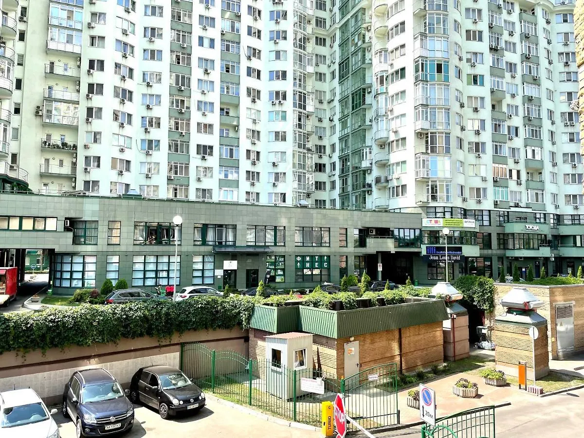 Navit Luxury Apartments With Breakfast Near The Railway Station, The City Center And The Park Kyiv 0*,