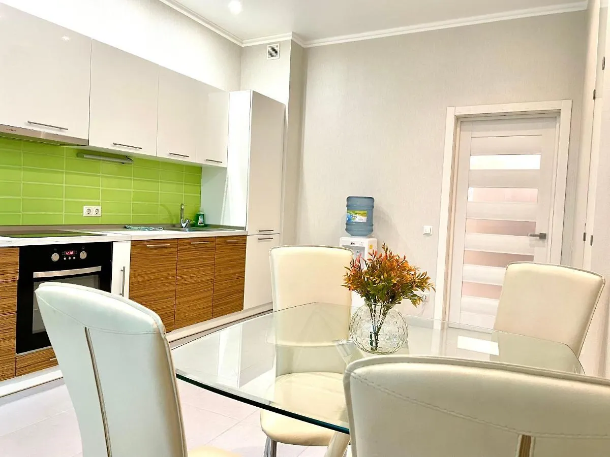Navit Luxury Apartments With Breakfast Near The Railway Station, The City Center And The Park Kyjev